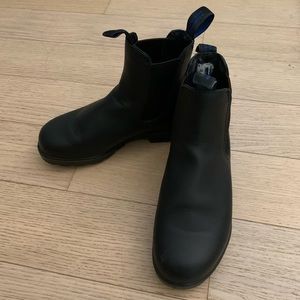 Blundstones